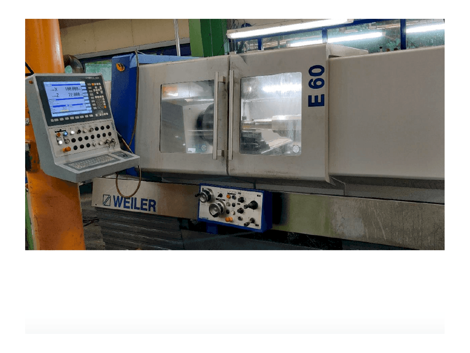 Vista frontale della macchina Weiler E60