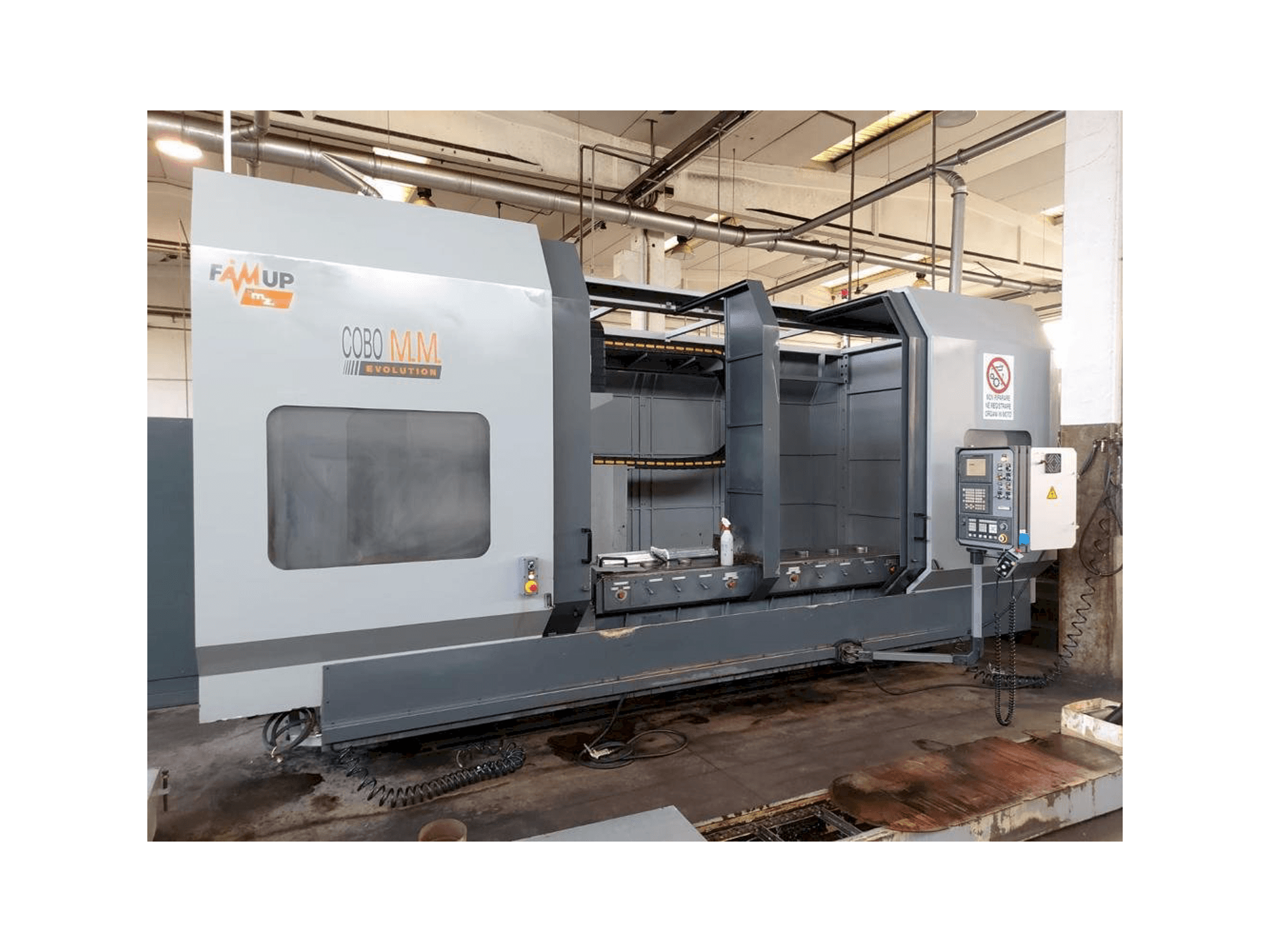 Vista frontale della macchina FAMUP COBO 3000