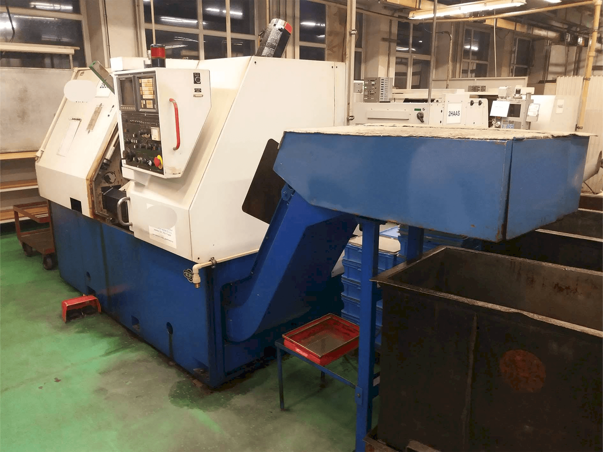 Vista frontale della macchina ZPS S-50 CNC