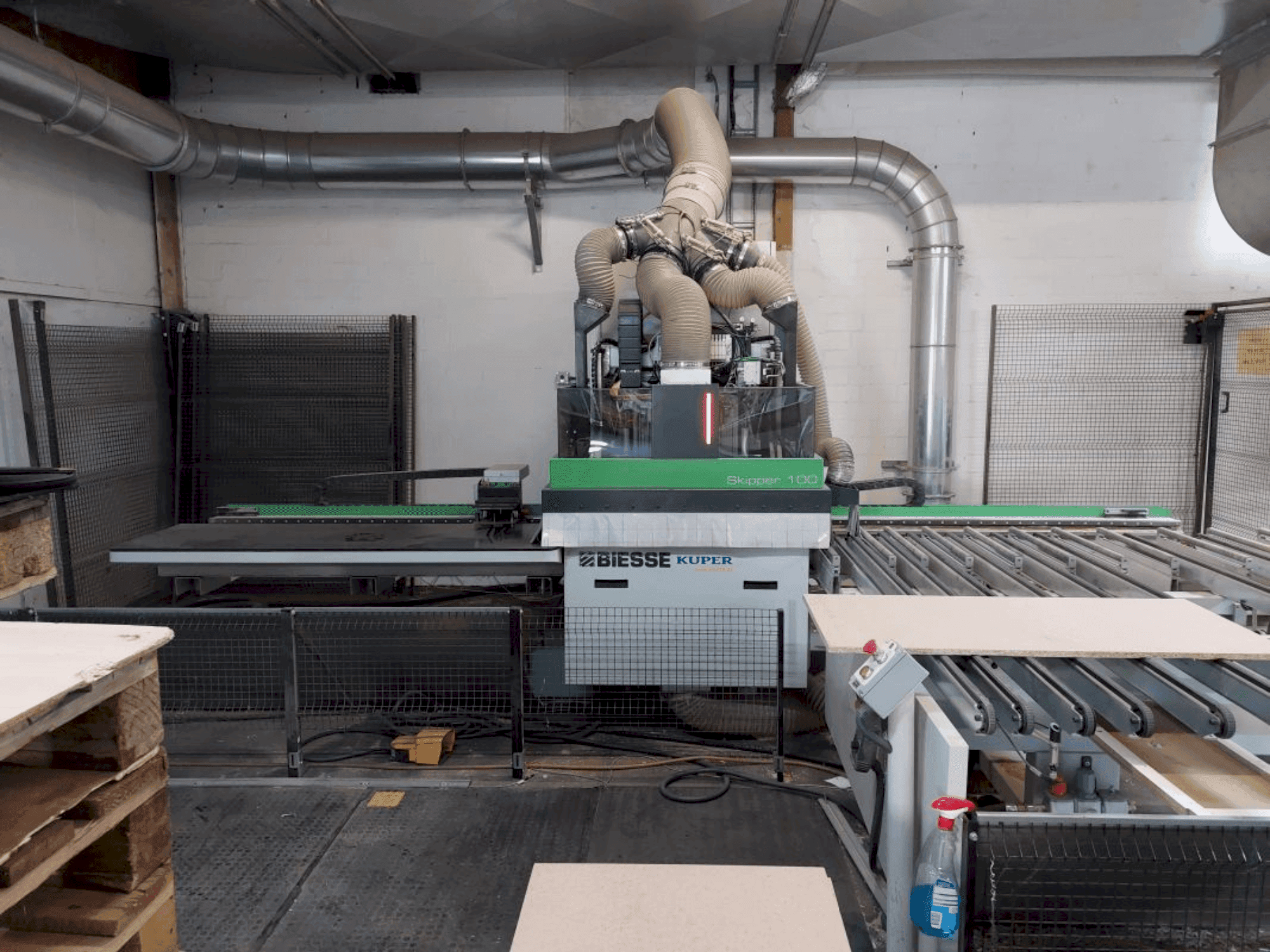 Vista frontale della macchina BIESSE SKIPPER 100 L