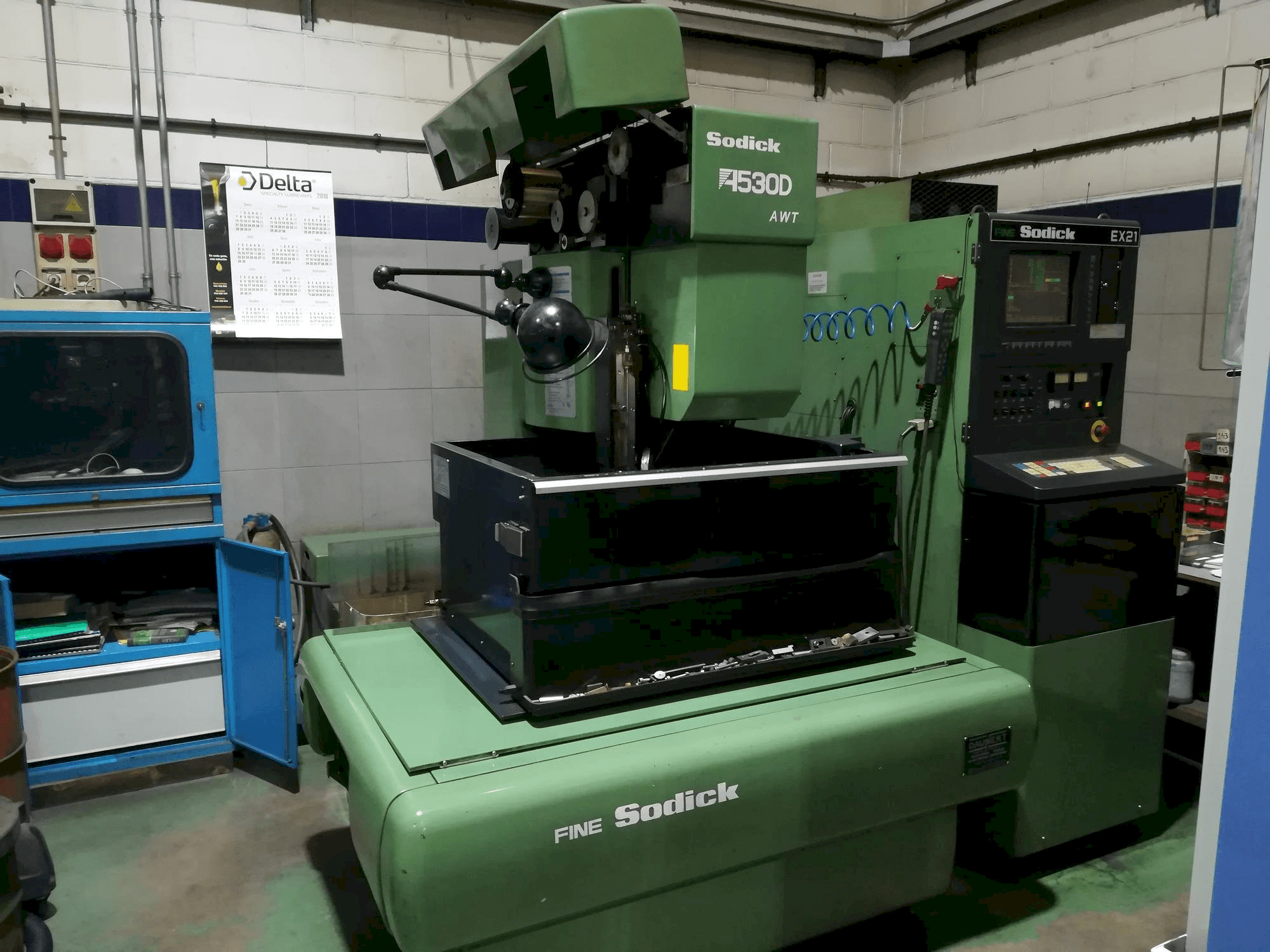 Vista frontale della macchina Sodick A-530D