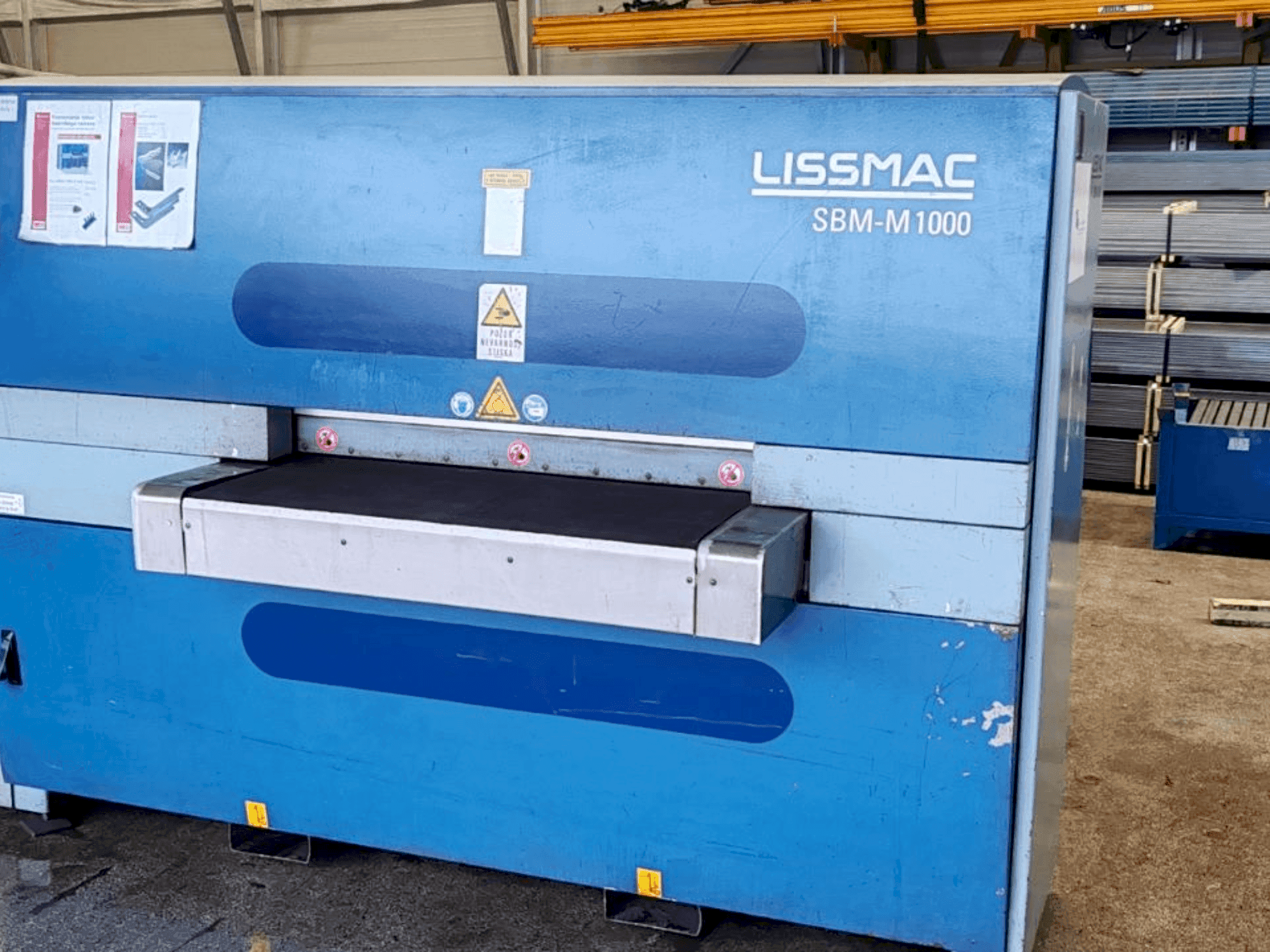 Vista frontale della macchina LISSMAC SBM-M 1000 B2