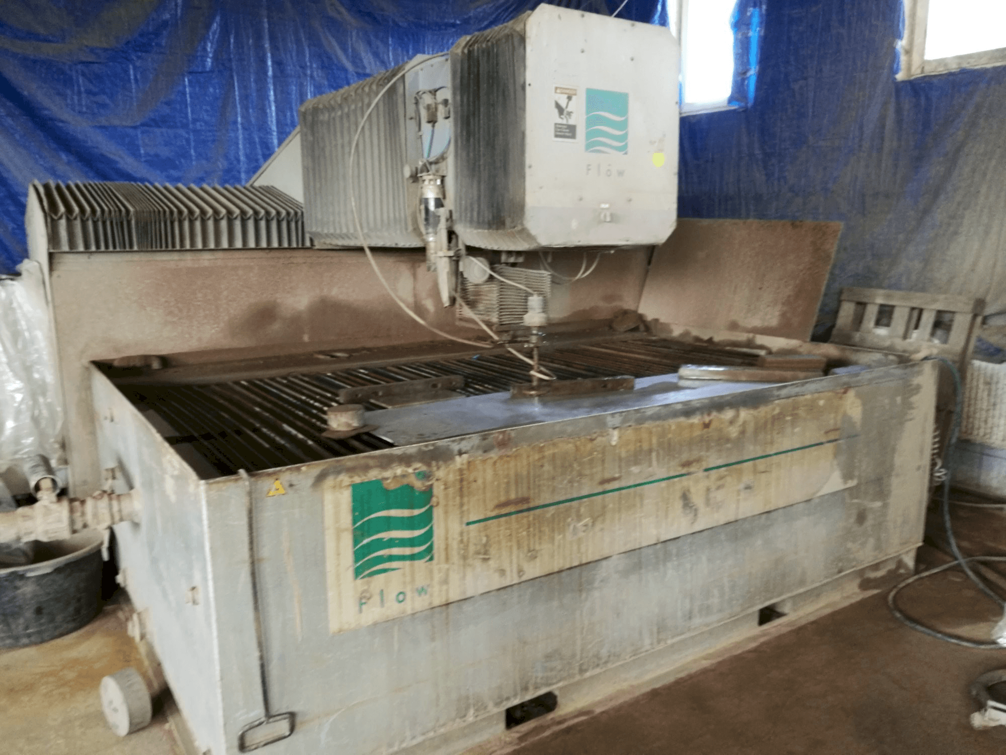 Vista frontale della macchina Flow IFB 2412