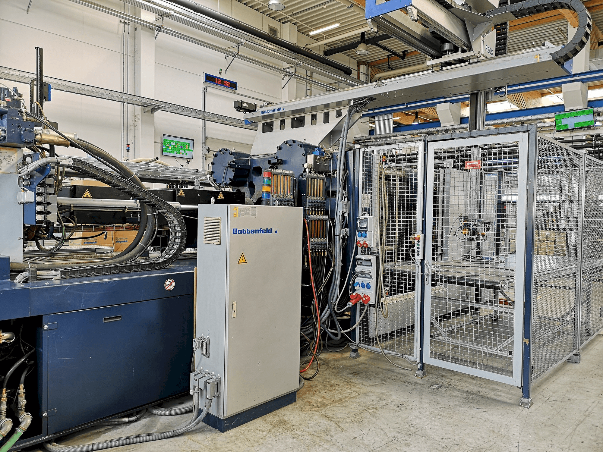 Vista frontale della macchina Battenfeld HM 8000 2P - 7700