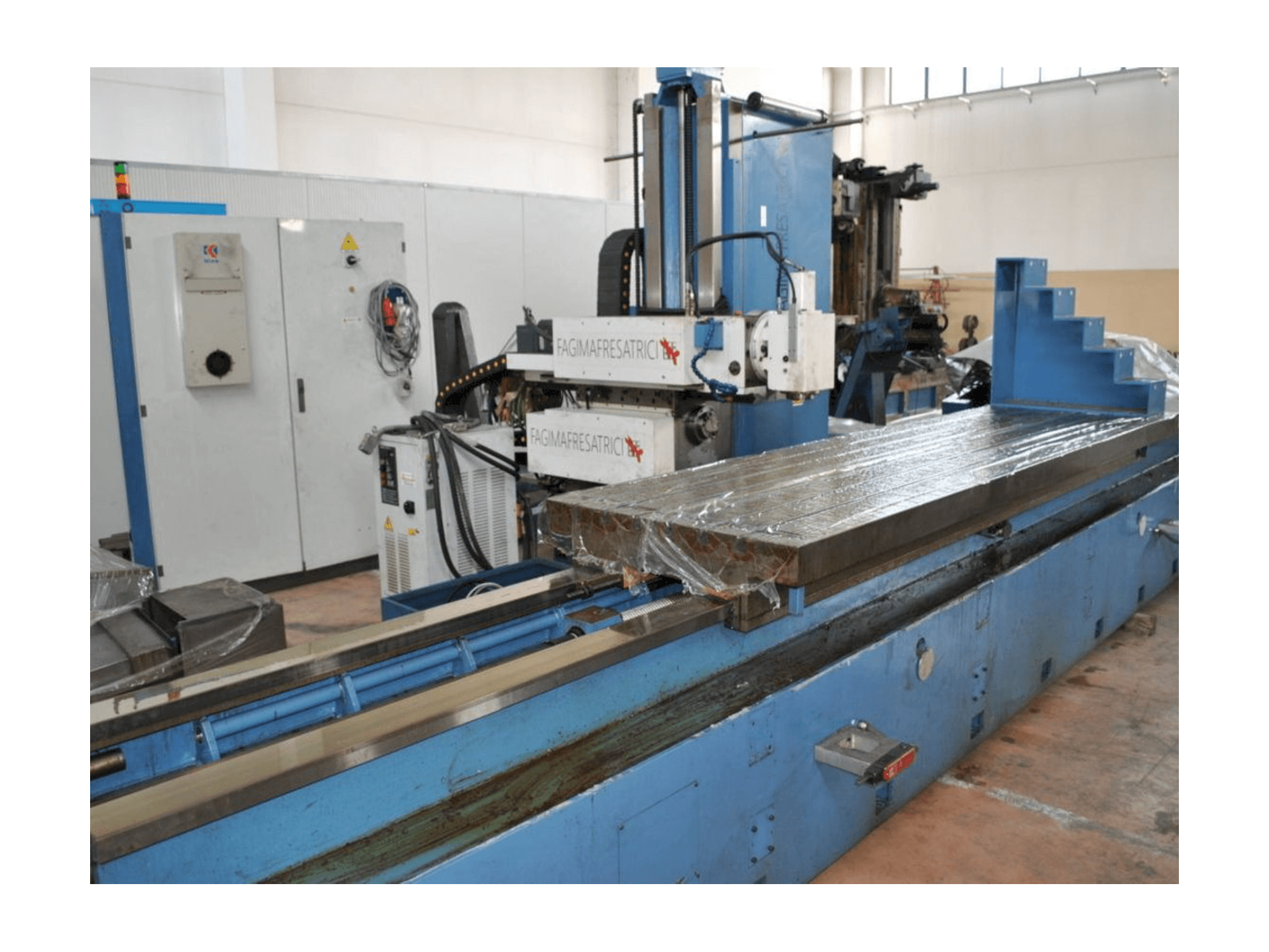 Vista frontale della macchina Fagima MMO 300