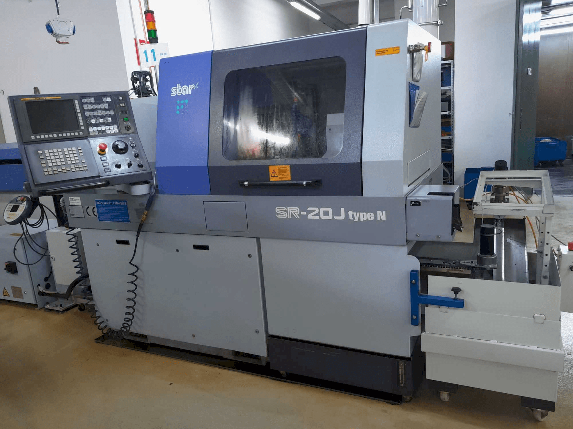 Vista frontale della macchina Star SR20JN