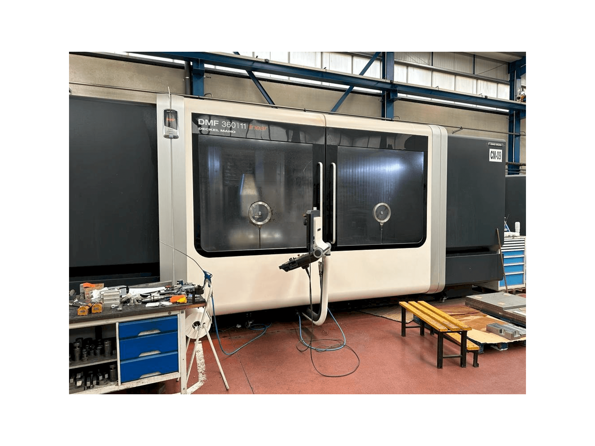 Vista frontale della macchina DECKEL MAHO DMF 360-11