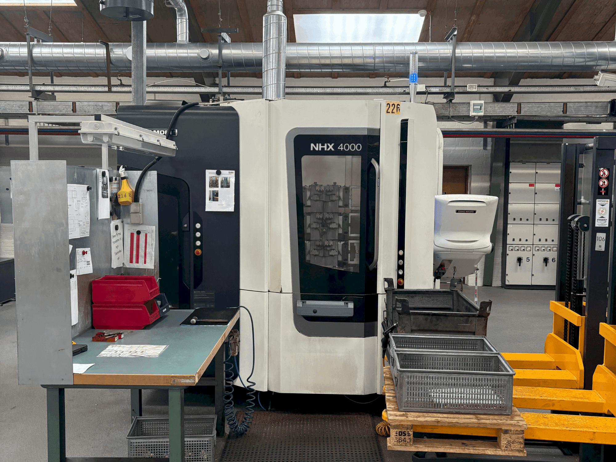 Vista lato destro della macchina DMG MORI NHX 4000