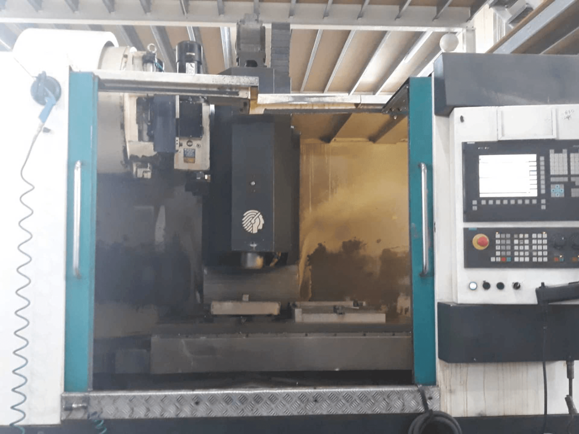 Vista frontale della macchina Huron VX12