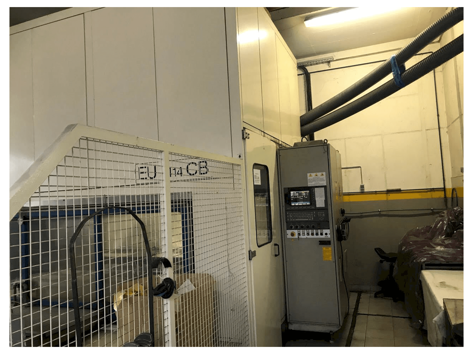 Vista laterale sinistra della macchina Belotti EU3414PWCB