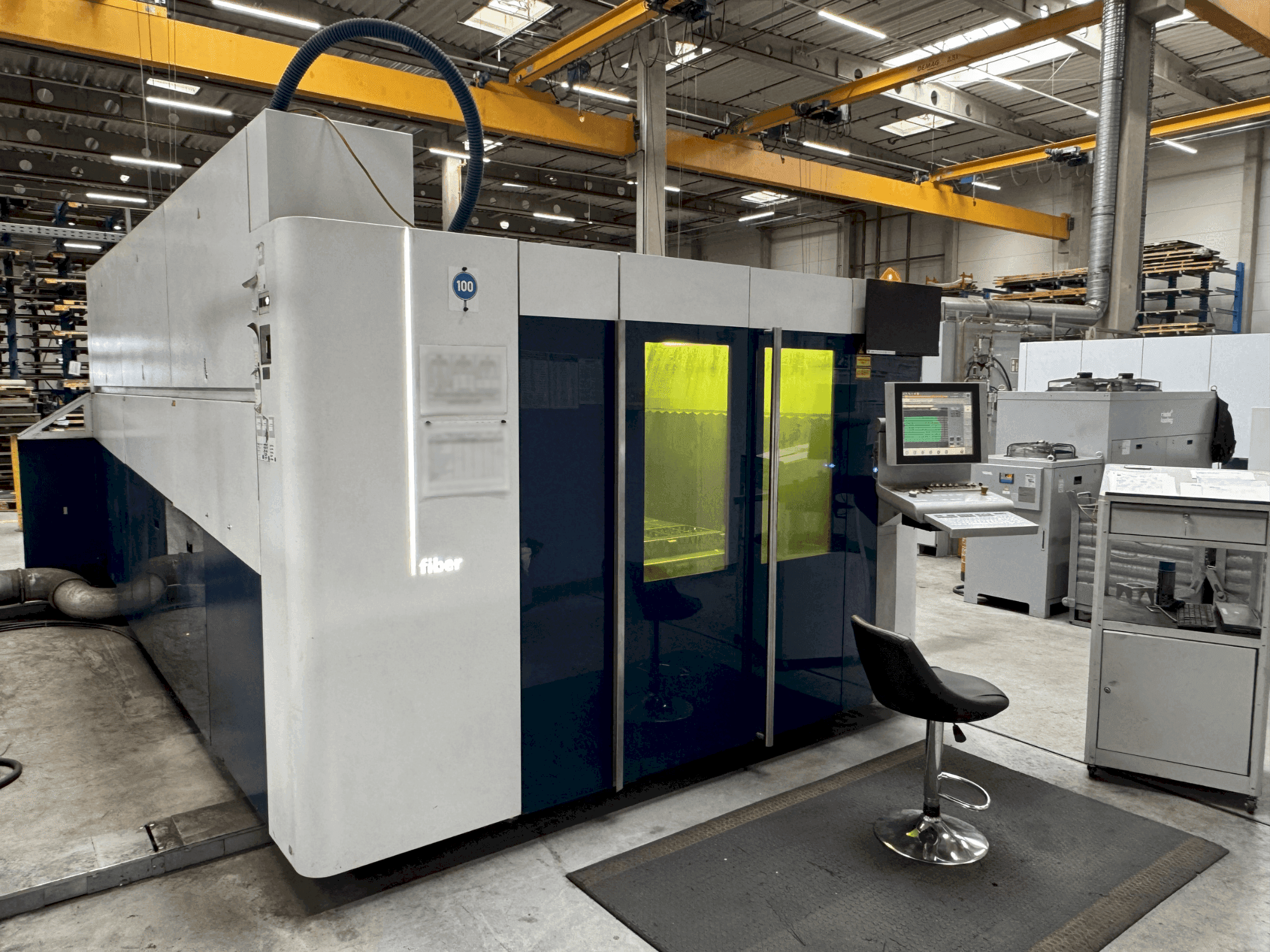 Vista frontale della macchina TRUMPF TruLaser 5030 Fiber