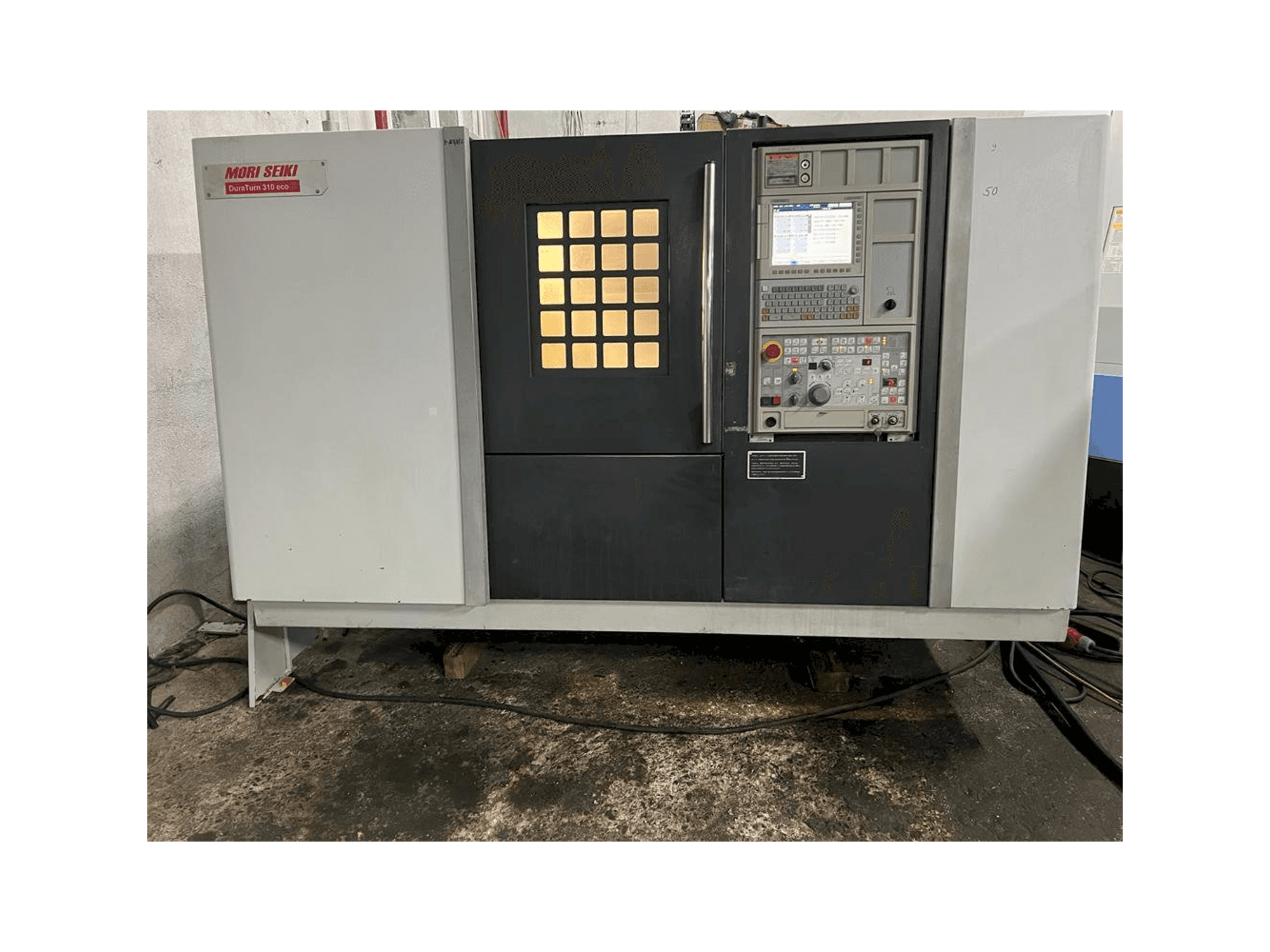 Vista frontale della macchina DMG Mori Seiki DuraTurn 310 eco