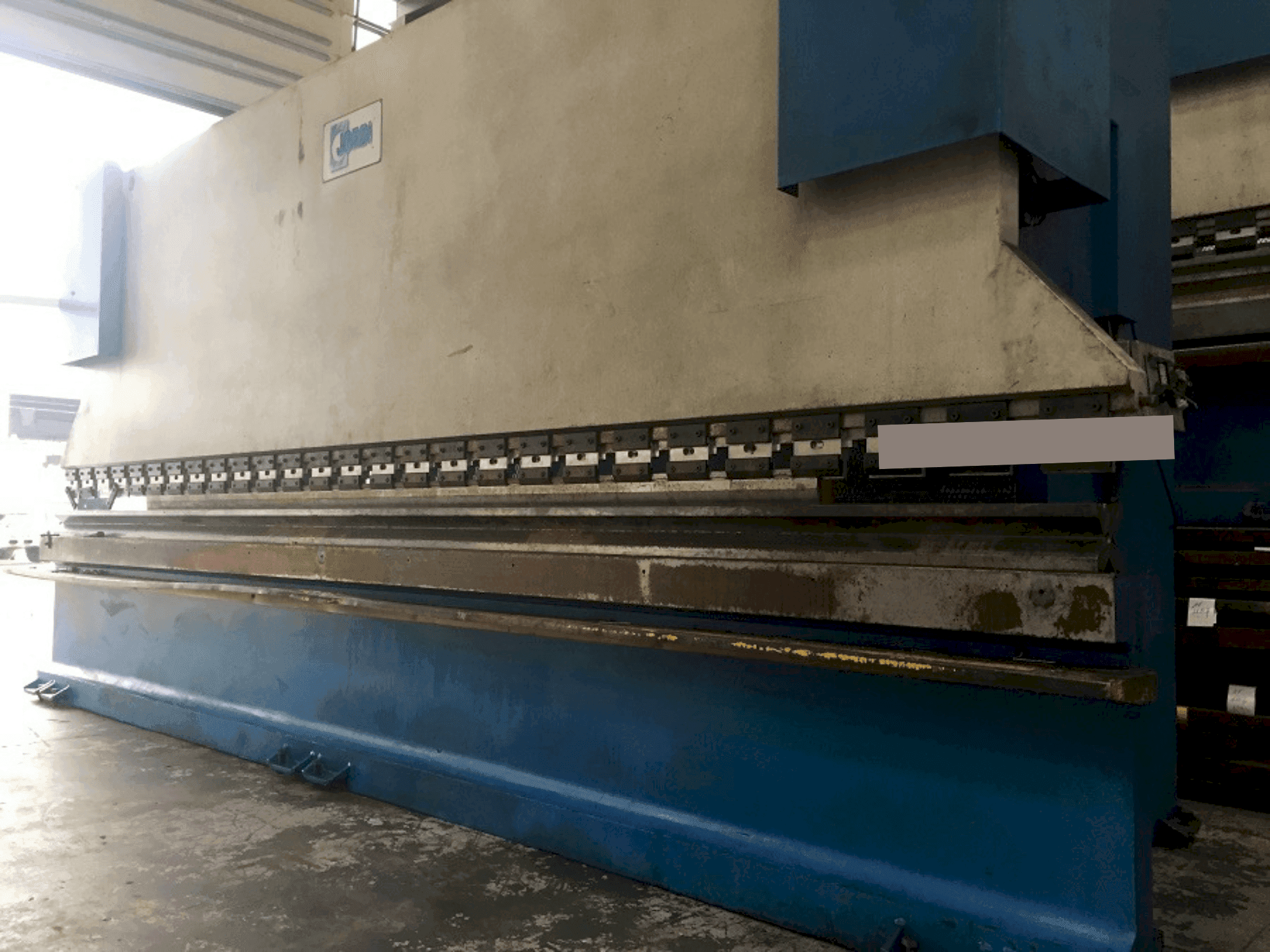 Vista laterale sinistra della macchina JORDI PH6100 - 180 (2003)