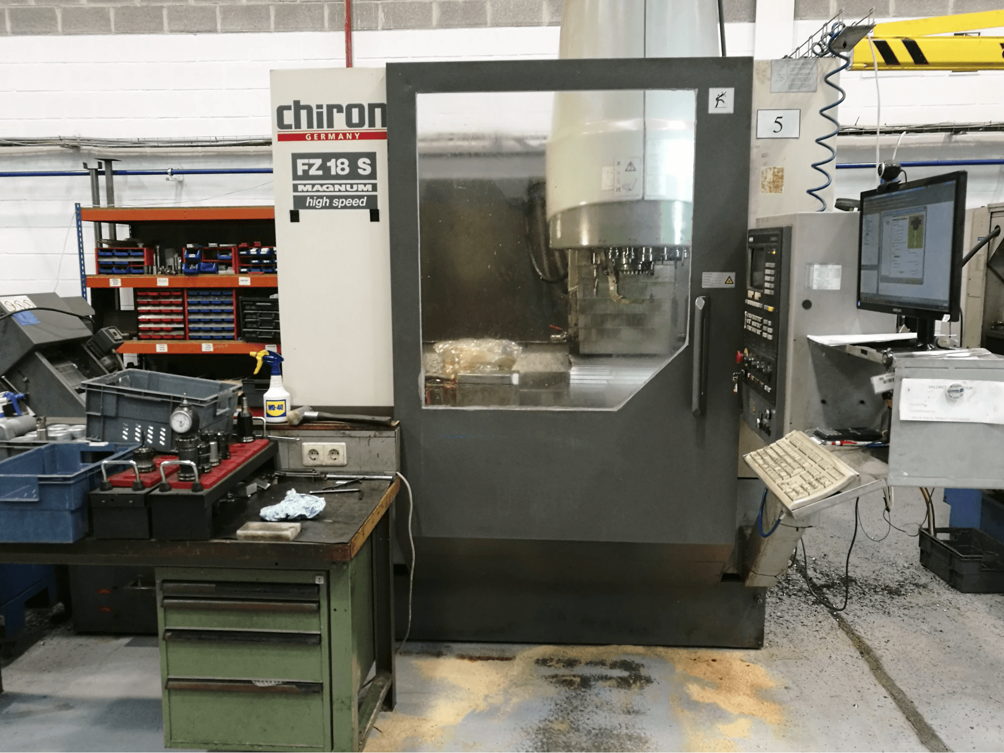 Vista frontale della macchina Chiron FZ18 S Magnum