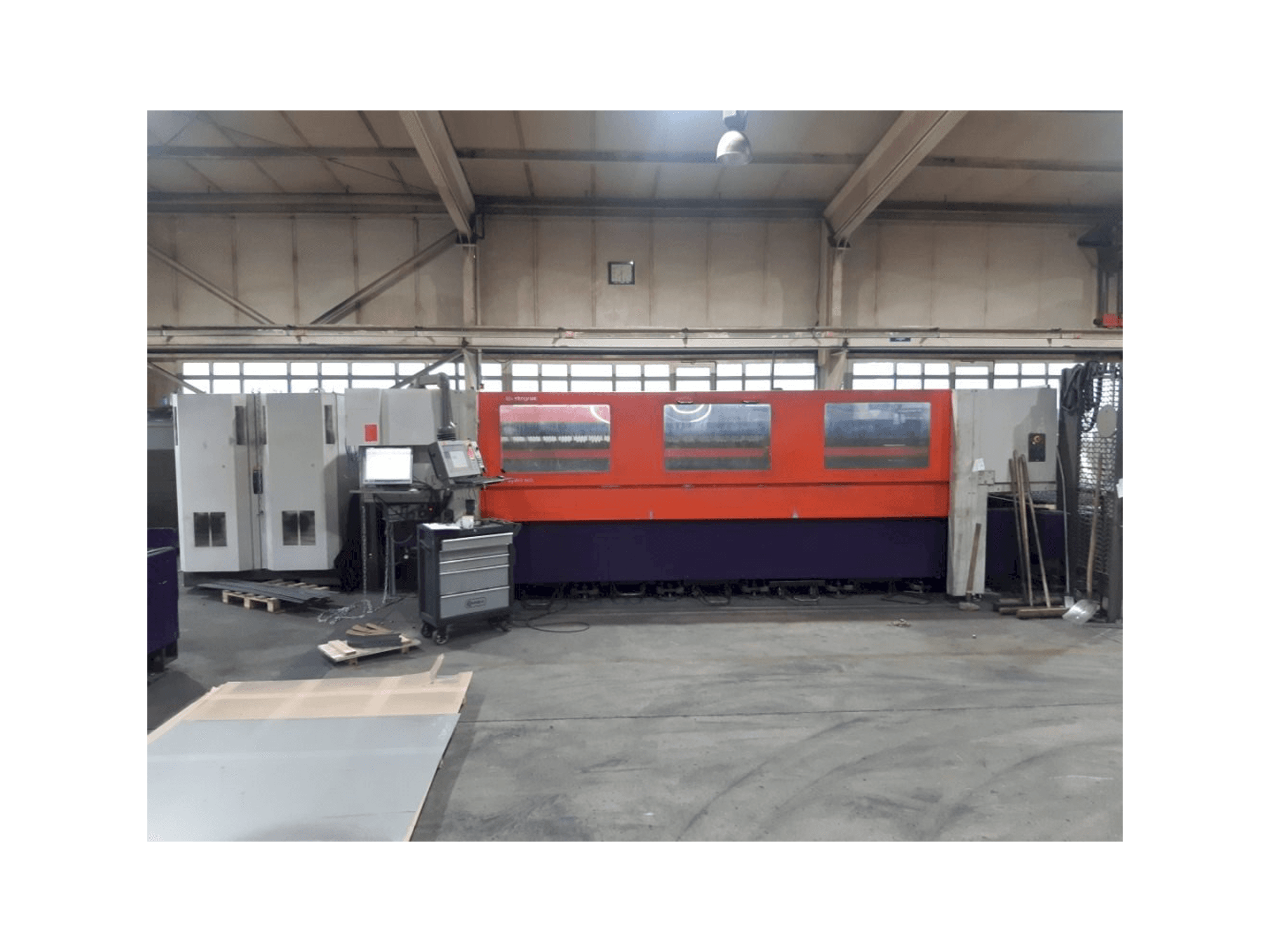 Vista frontale della macchina Bystronic Bystar 4020